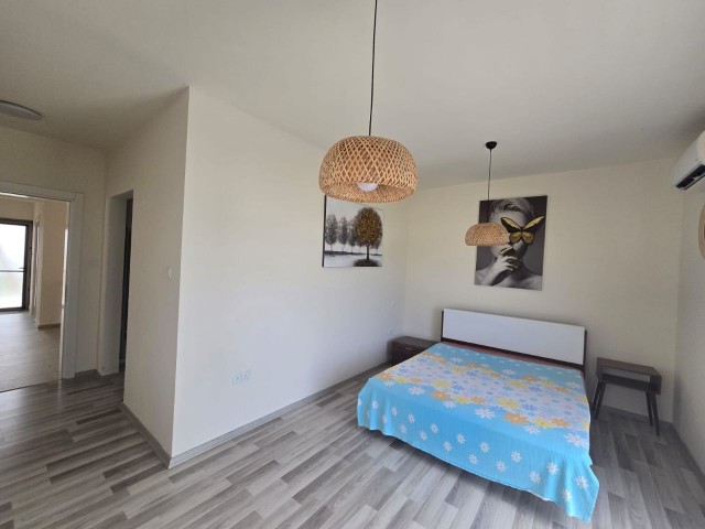 Sahibinden Lapta'da Havuzlu  Kış Bahçelİ  3+1 Villa