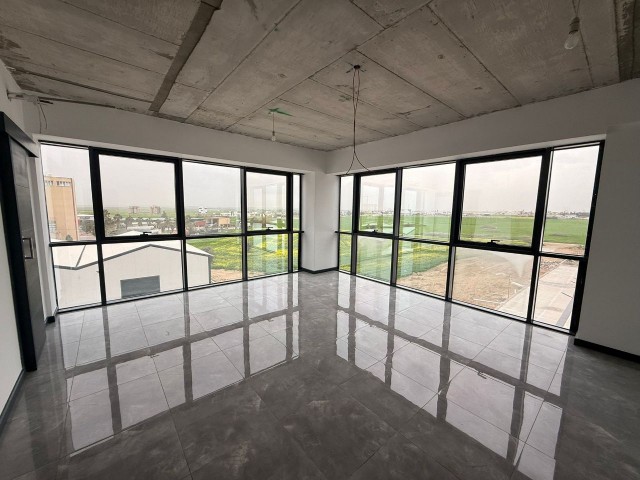 LEFKOŞA MİNARELİKÖY'DE PRESTİJLİ SATILIK OFİSLER