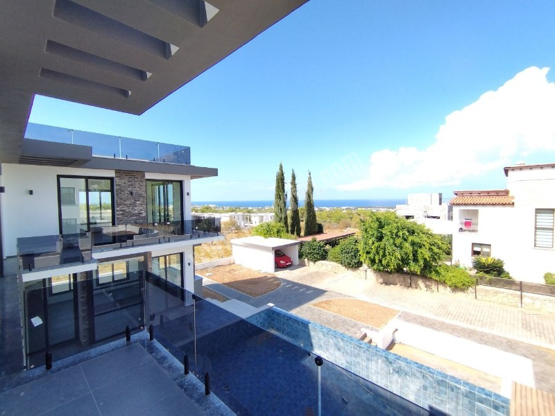 Girne Zeytinlik Bölgesinde 800 m2 İçersinde Muhteşem Konumda Dağ ve Deniz Manzarasına Sahip 4+1 Villamız Satılık