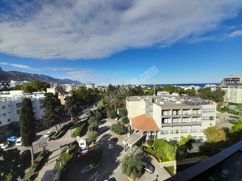 Girne Bölgesi Merkezde 2+1 Deniz Manzaralı Penthosue Daire Satılık