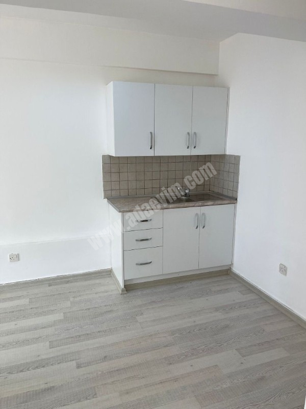 Girne Bölgesi Kar Market Hemen Karşısı 40 m2 Ofis Kiralık