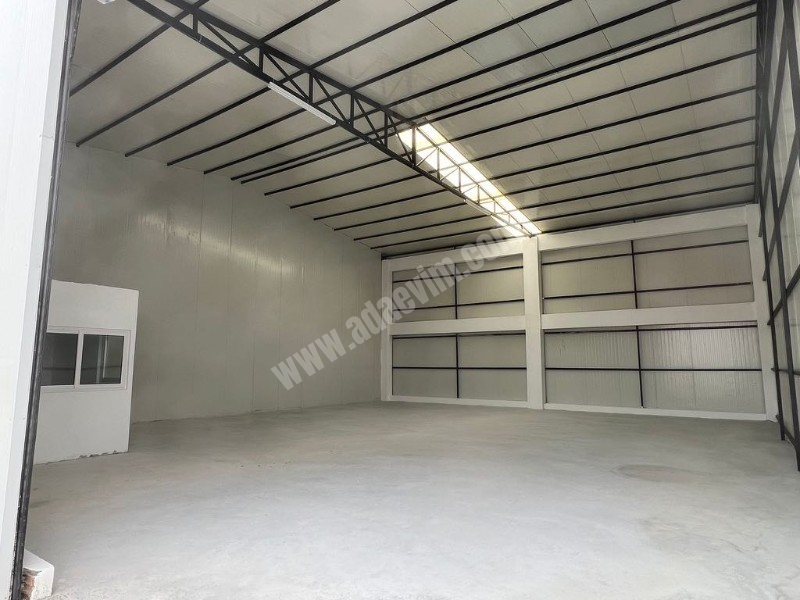 Lefkoşa Bölgesi Ercan Havalimanına Çok Yakın Konumda 200 m2 Kapalı Alanı ve 6m Yüksekliğinde Depo Satılıkdır 