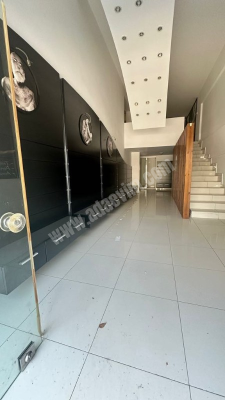 Lefkoşa Bölgesi Ercan Havalimanına Çok Yakın Konumda 200 m2 Kapalı Alanı ve 6m Yüksekliğinde Depo Satılıkdır 
