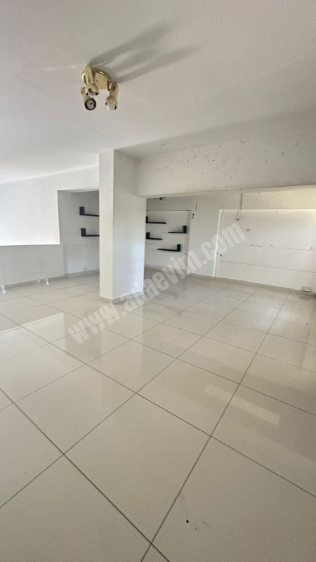 Lefkoşa Bölgesi Ercan Havalimanına Çok Yakın Konumda 200 m2 Kapalı Alanı ve 6m Yüksekliğinde Depo Satılıkdır 