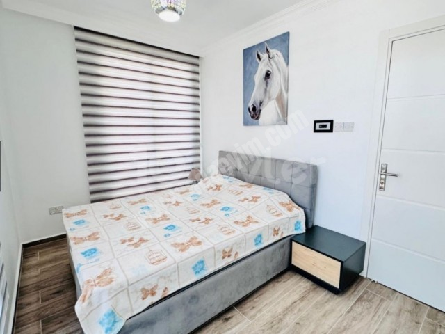 Kıbrıs Girne Lapta Bölgesinde Havuzlu Site İçinde Satılık 2+1 Ara Kat Daire