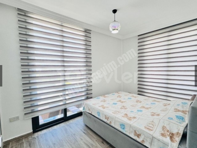 Kıbrıs Girne Lapta Bölgesinde Havuzlu Site İçinde Satılık 2+1 Ara Kat Daire