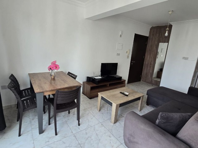 Girne Merkez'de Satılık Deniz Manzaralı 2+1 Eşyalı Daire