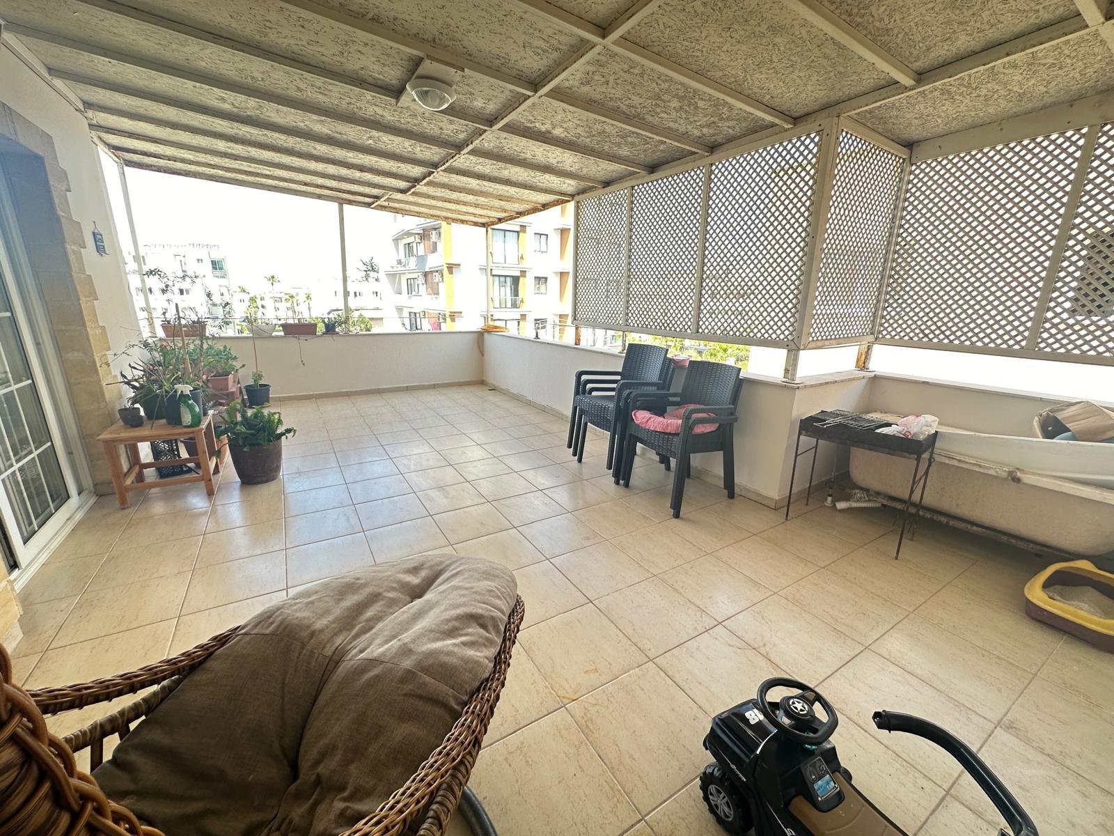 GİRNE MERKEZ'DE ESDEGER KOÇANLI 3+1 SATILIK DAİRE
