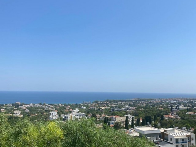 Girne/Lapta'da satılık 3345m2 dağ ve deniz manzaralı arsa