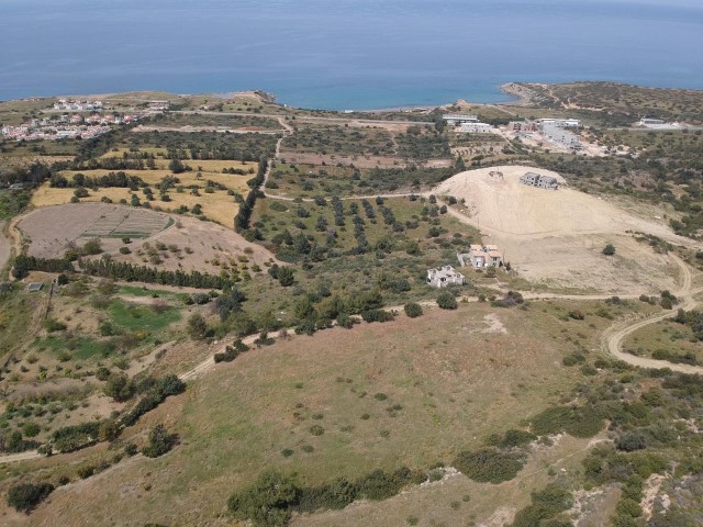 Girne/Esentepe'de önü kapanmaz deniz manzaralı satılık arazi