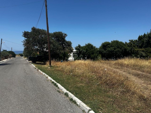 Girne Denizkızı hotel bölgesinde satılık arsa