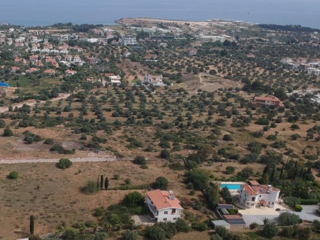 Girne/Ozanköy'de satılık 2 dönüm 2 evlek arazi