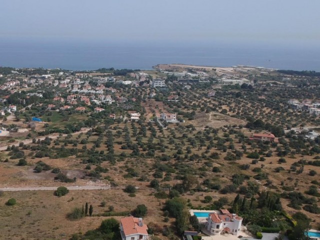 Girne/Ozanköy'de satılık 2 dönüm 2 evlek arazi