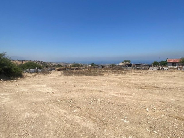 Girne/Beşparmak köyünde satılık arsa