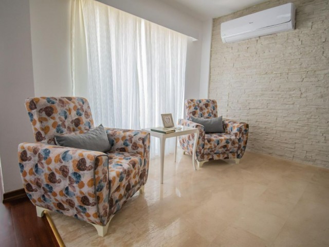 Çatalköy bölgesinde satılık özel havuzlu villa