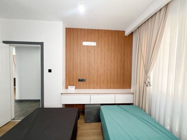 Havuzlu sitede satılık geniş 2+1 daire