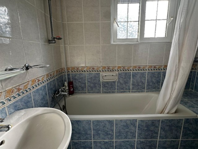 Sessiz ve sakin bölgede geniş bahçeli villa