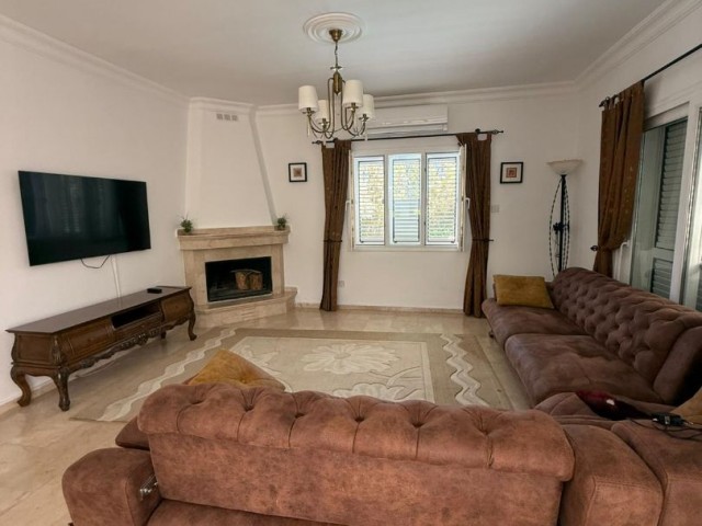 Alsancak bölgesine satılık özel havuzlu villa
