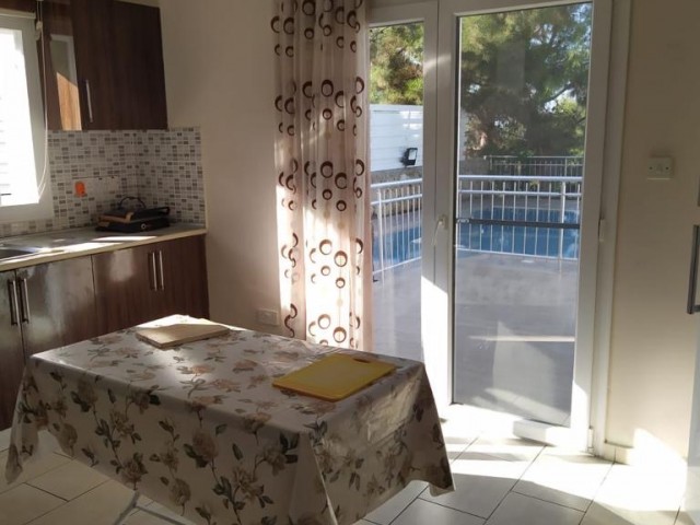 Girne çatalköyde günlük kiralık 4+1 villa