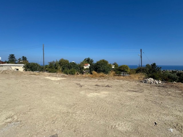 Girne Alsancakta önü kesilmez deniz manzaralı satılık arsa