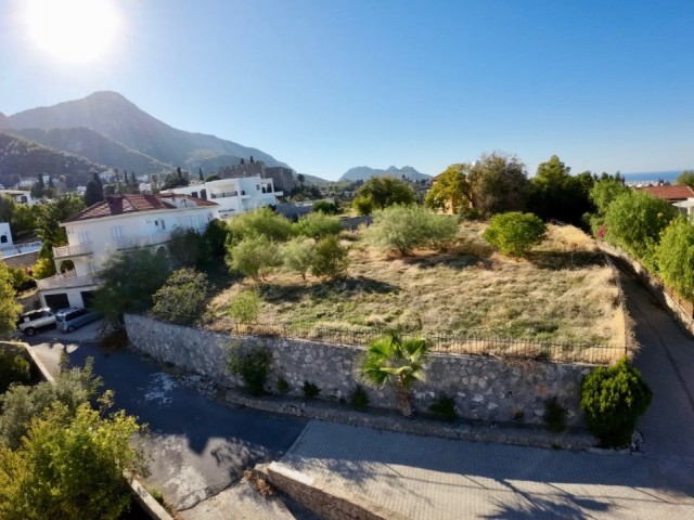 Girne Bellapais’te satılık 5 + 1 villa
