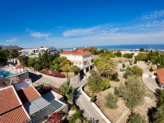 Girne Bellapais’te satılık 5 + 1 villa