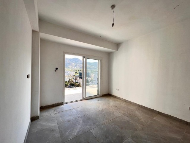 Girne merkezde satılık 2+1 penthouse