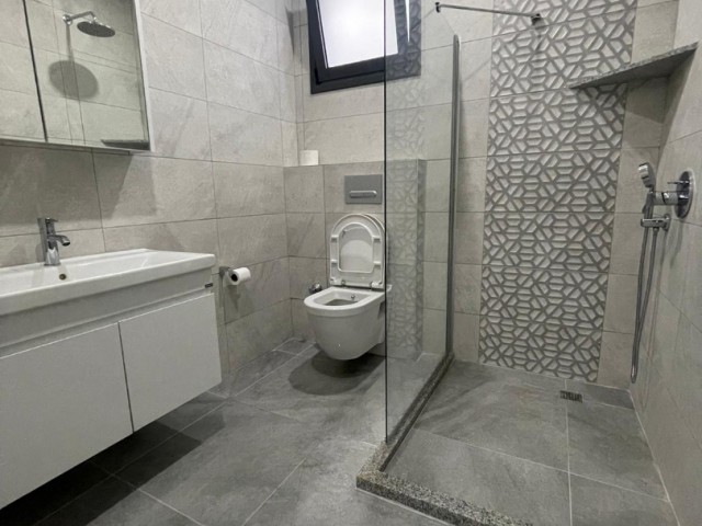 Girne Ozankoy 1+1 kiralik daire. Havuz katı