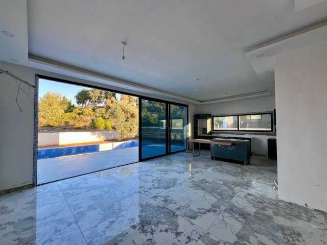 Satılık 3+1 villa, özel havuzlu. Çatalköy, Kyrenia. Türk koçan