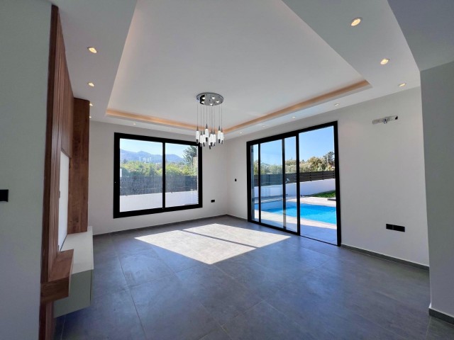 Satılık lüx taşınmaya hazır 4+1 villa, Girne, Karşıyaka