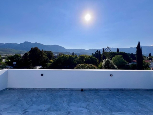 Satılık lüks, taşınmaya hazır 4+1 villa, Alsancak, Girne