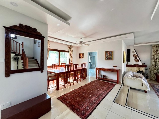 Kiralık lüx 4+1 villa, Bellapais, Girne
