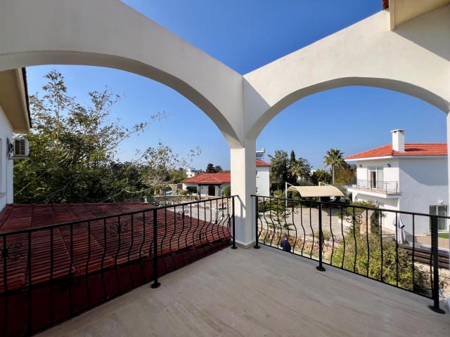 Bellapais bölgesinde kiralık özel havuzlu 3+1 villa