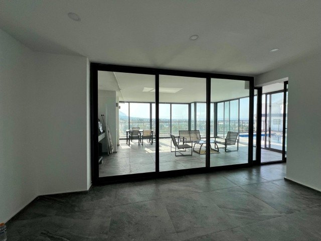Kiralık 3+1 büyük özel havuzlu, deniz ve dağ mnzaralı lüx penthouse. Girne merkez