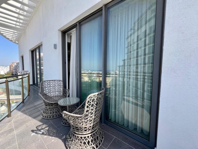 Kiralık 3+1 büyük özel havuzlu, deniz ve dağ mnzaralı lüx penthouse. Girne merkez