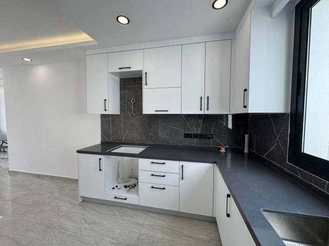Girne Alsancak’ta Deniz yakın Satılık Sıfır 2+1 Bahçeli ve Penthouse Daireler