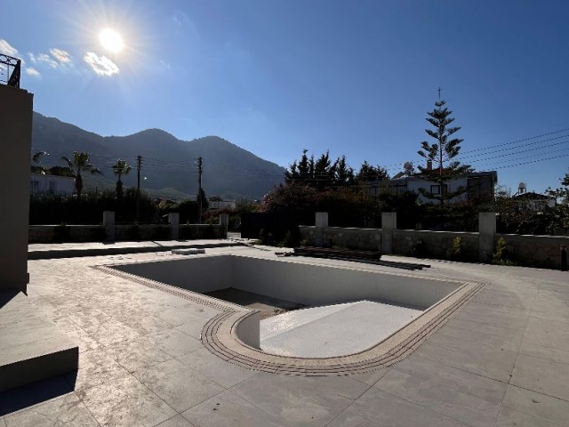 Lapta bölgesinde 6+1 satılık villa