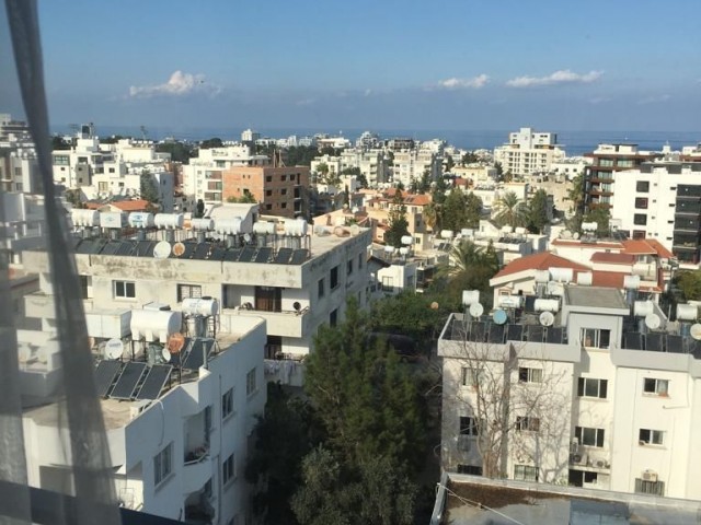 Girne merkezde 1+1 satılık daire