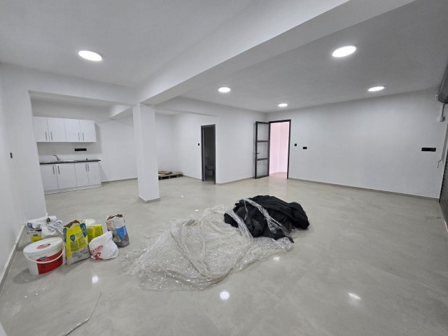 Girne Alsancak'ta dağ ve deniz manzaralı modern villa