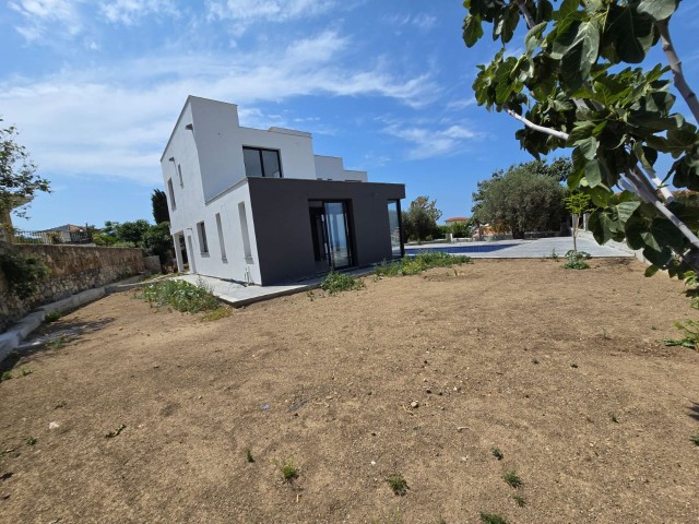 Girne Karşıyaka'da ultra lüks villa
