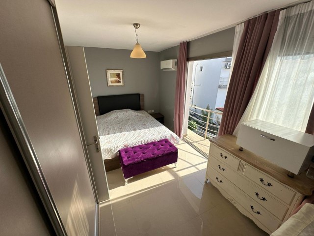 Girne Çatalköy Satılık 3+1 Triplex Townhouse / Ortak Havuz/ Özel Bahçe ve Teras