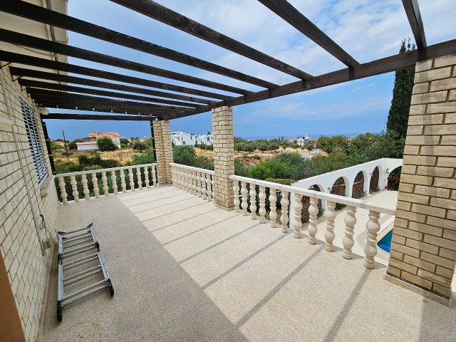 Girne Alsancak Satılık Fırsat Villa 4 Yatak Odası / 3120m2 arsa