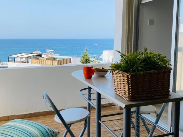 Girne Kaşgar Bölgesinde Denize 30 Metre Mesafede Kiralık 2+1 Eşyalı Daire