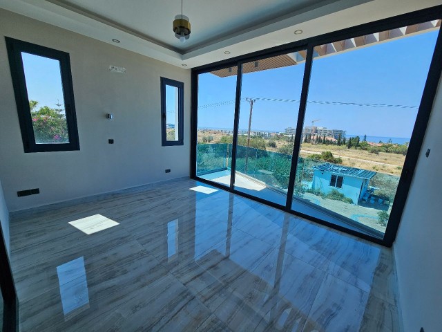 Girne Çatalköy'de Denize Yürüme Mesafesi 2+1 120m2 Townhouse'ler