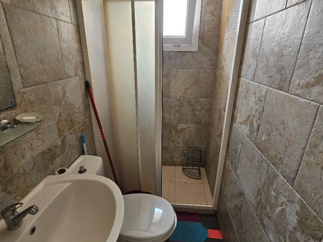Girne Barış Parkı Civarı Kiralık 2+1 Eşyalı Daire