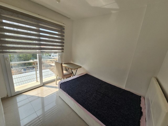 Girne Barış Parkı Civarı Kiralık 2+1 Eşyalı Daire