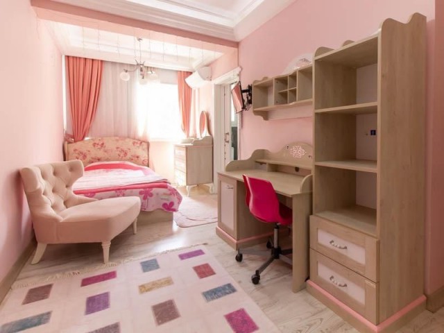 Girne Merkez'de Satılık 4+2 Penthouse