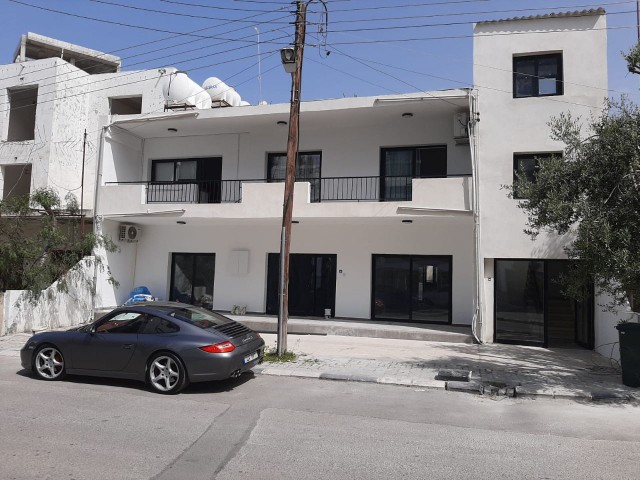 Girne Merkez'de 4+1 Kiralık Dükkan