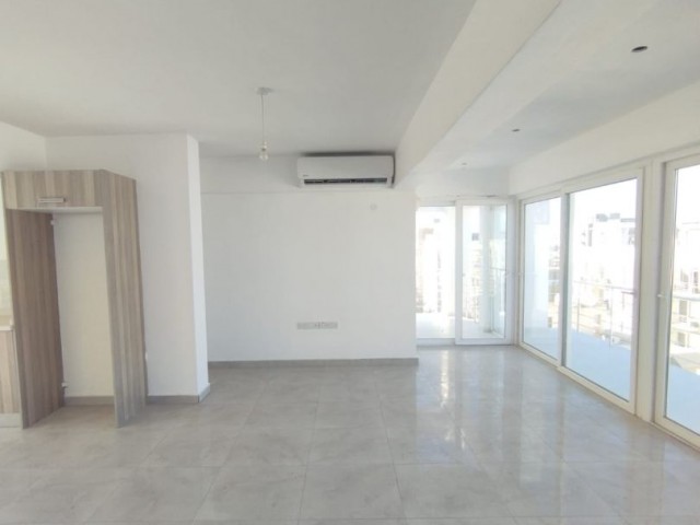 GIRNE MERKEZDE SATILIK 2+1 PENTHAUSE