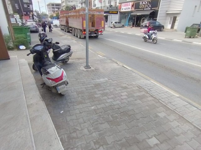 GIRNE MERKEZDE KIRALIK DUKKANLAR